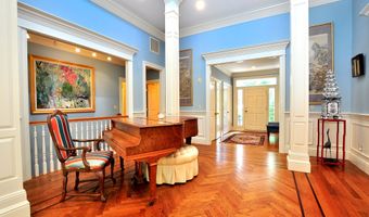 2 Schuyler Ln 2, Bloomfield, CT 06002