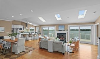 99 Boyce Ave, Barrington, RI 02806