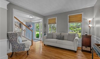 123 CASTLE ROCKS Rd, Warwick, RI 02886