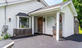 252 Meadowhill Rd, Manchester, ME 04351