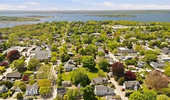78 Narragansett Ave, Jamestown, RI 02835