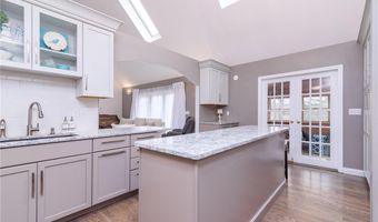 19 Midway Ave, Westerly, RI 02891