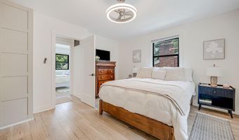 3662 VACATION Ln, Arlington, VA 22207