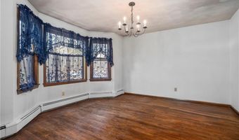 5 Lincoln Dr, North Smithfield, RI 02896