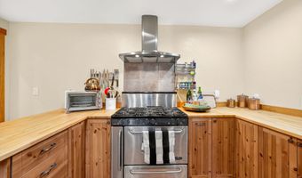 740 Park St, Ashland, OR 97520