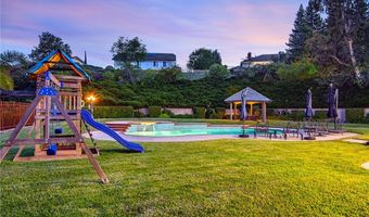 29302 Laro Dr, Agoura Hills, CA 91301