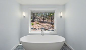 19 Highland Dr, Amherst, NH 03031