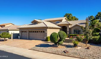 5733 S AMBERWOOD Dr, Chandler, AZ 85248