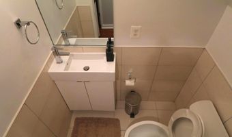 4106 GAULT Pl NE 5, Washington, DC 20019