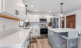 809 24th Ave NW, Austin, MN 55912