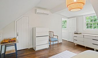 5320 ALBEMARLE St, Bethesda, MD 20816