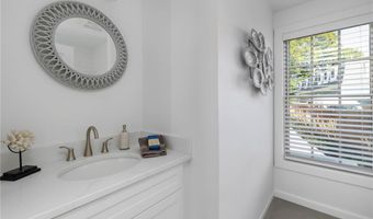 32 Exchange St A2, East Greenwich, RI 02818