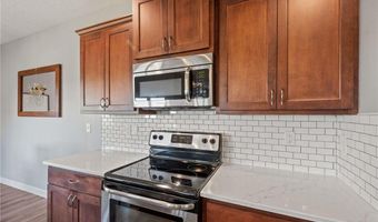 6877 Lasalle Cir NE, Albertville, MN 55301