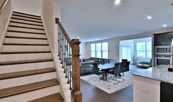 620 N Sullivan St, Addison, IL 60101