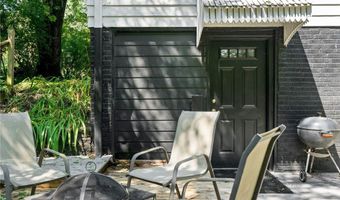 1529 41st St, Des Moines, IA 50311