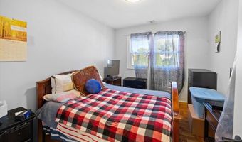 33 Coyne Ct, Bergenfield, NJ 07621