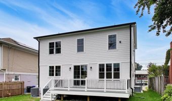 6410 WINNEPEG Rd, Bethesda, MD 20817