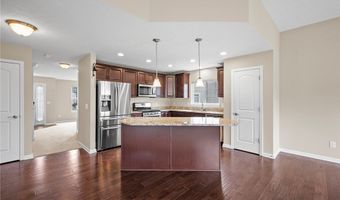 587 Surrey Dr, Aurora, OH 44202