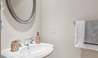 66 FRANKLIN St #418, Annapolis, MD 21401