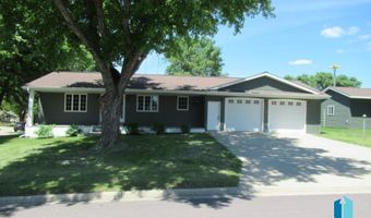 206 W 7th St, Adrian, MN 56156