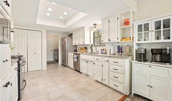1300 Quail Run Cir, Bentonville, AR 72712