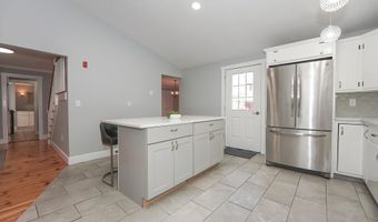 240 Oak St, Centerville, MA 02632