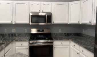 2822 S Knightsbridge Cir, Ann Arbor, MI 48105
