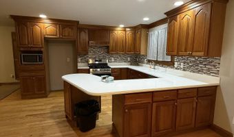 221 Riverside Dr, Bayville, NJ 08721