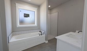 1017 Creekwood Cir, Bauxite, AR 72011