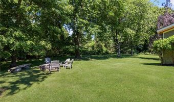 621 E Shore Rd, Jamestown, RI 02835