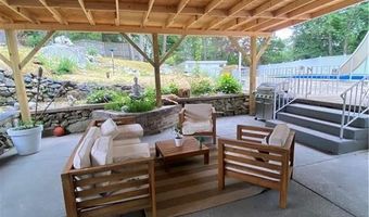109 Cobble HIll Rd, Lincoln, RI 02865
