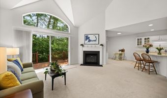9 Blue Meadow Ct 9, Bourne, MA 02532