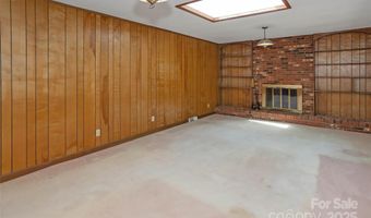 91 Haw Creek Cir, Asheville, NC 28805