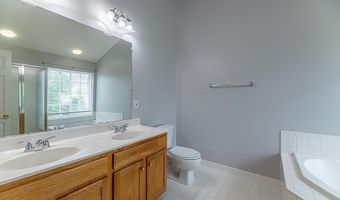 24635 KINGS CANYON Sq, Aldie, VA 20105