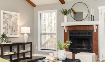 806 Moonlit Ln NW, Acworth, GA 30102