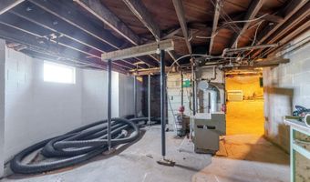 703 13th St, Auburn, NE 68305