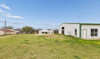 1087 County Road 2395, Alvord, TX 76225
