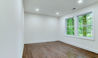 58 Fish Hawk Dr, Middletown, NJ 07748