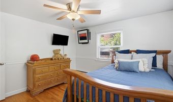72 Fairweather Ave, Cranston, RI 02910