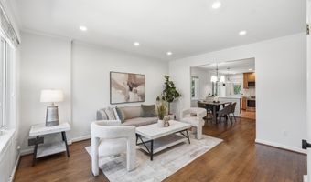 19 E MYRTLE St A, Alexandria, VA 22301