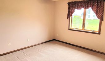 204 Steeplechase Dr, Auburn, IN 46706