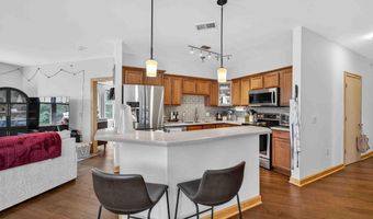 8253 Mayo Dr 201, Madison, WI 53719