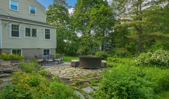 259 Middle Rd, Falmouth, ME 04105