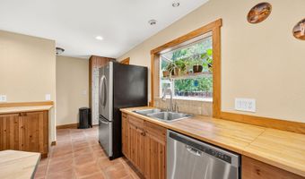 740 Park St, Ashland, OR 97520