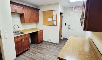 4 E JIMMIE LEEDS Rd 3, Absecon, NJ 08205