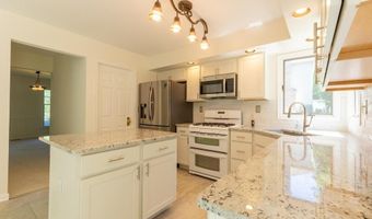 293 CHIPPENHAM Ln, Hockessin, DE 19707