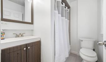 120 E Johnson Ave, Bergenfield, NJ 07621