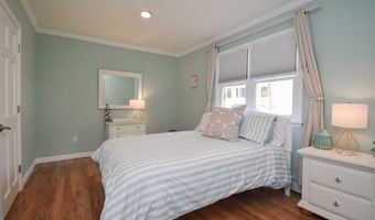 39 Grafton St, Newport, RI 02840