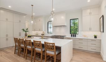 2615 3RD St N, Arlington, VA 22201