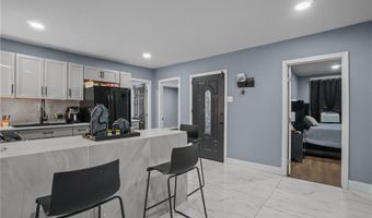 367 Laurel Hill Ave, Cranston, RI 02920